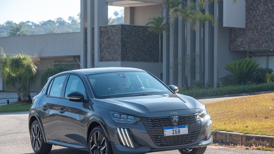 Stellantis convoca recall de Peugeot 208 e 2008 por risco de incêndio e danos fatais - Veículos afetados devem passar pela substituição do conjunto da bomba de alta pressão. A montadora anunciou mais 22 campanhas de recall neste ano envolvendo diferentes modelos de carros e picapes das marcas Peugeot, Fiat, Citroën, RAM e Jeep.