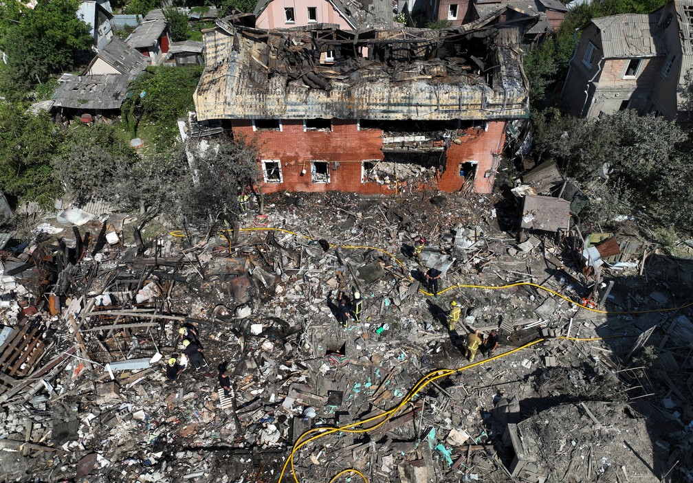 Destruição em Kiev após ataque massivo da Rússia — Foto: Reuters/Valentyn Ogirenko
