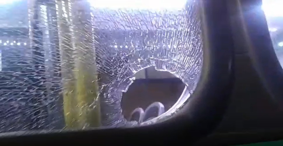 Ônibus do transporte urbano sofrem ataques com pedras em Uberlândia