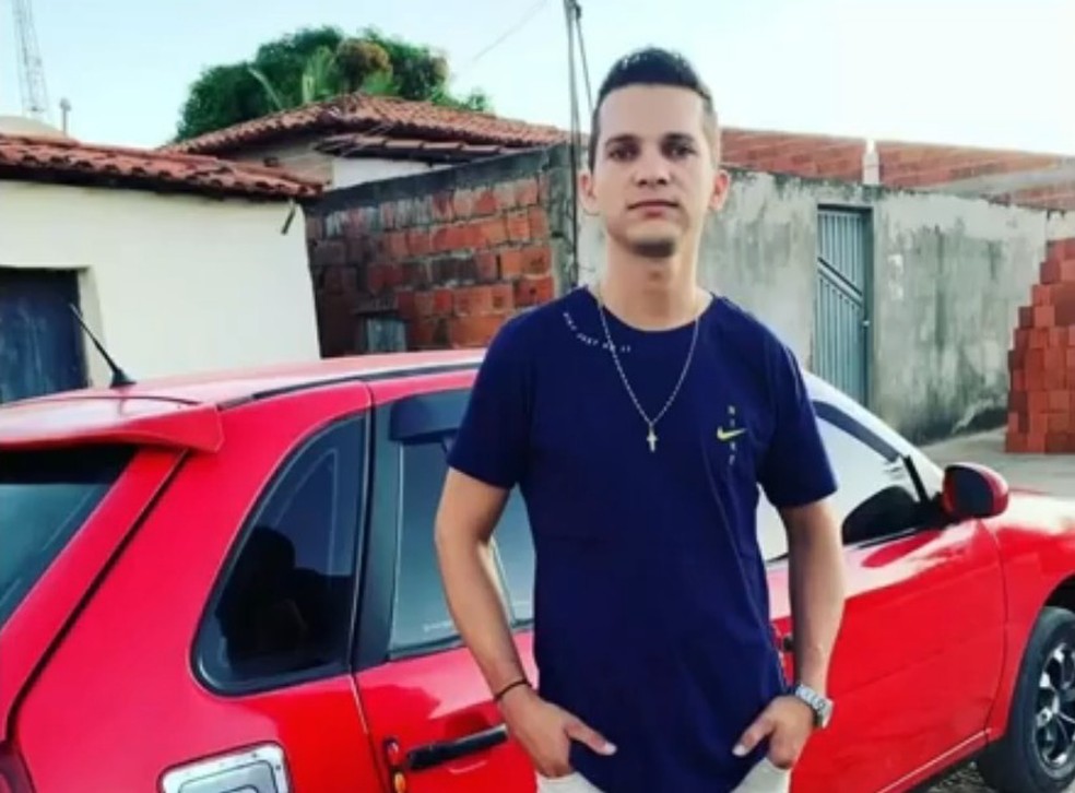 Turista do Piauí morre após se afogar em rio da Bahia após salvar namorada de afogamento — Foto: Reprodução/TV São Francisco