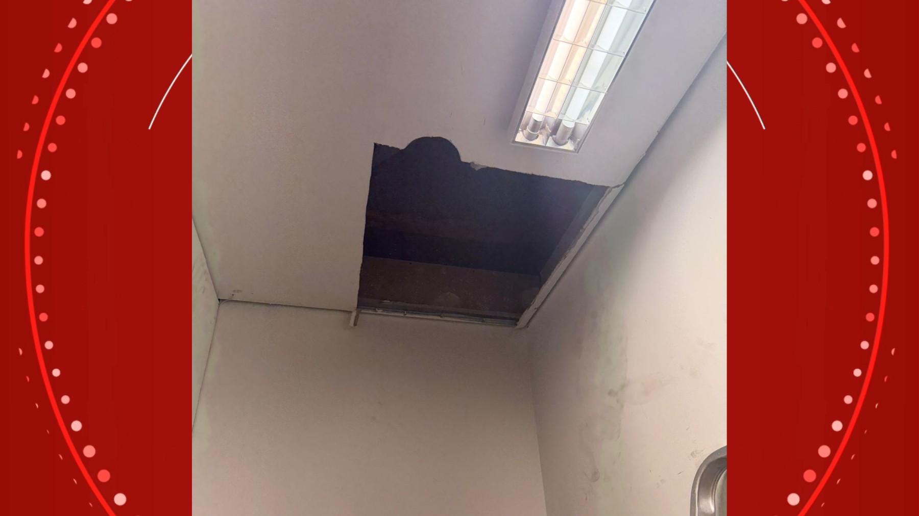 Ladrão passa a noite em shopping, faz buracos em teto de loja, invade joalheria pelo forro e furta dinheiro e joias, no PR