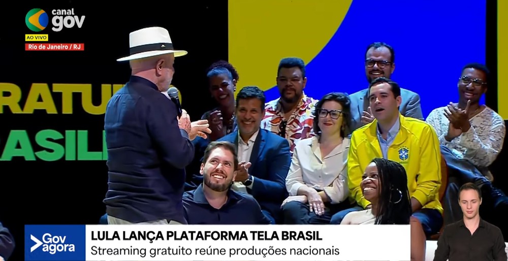 Lula defende que a esquerda utilize as cores verde e amarelo para evitar apropriação política