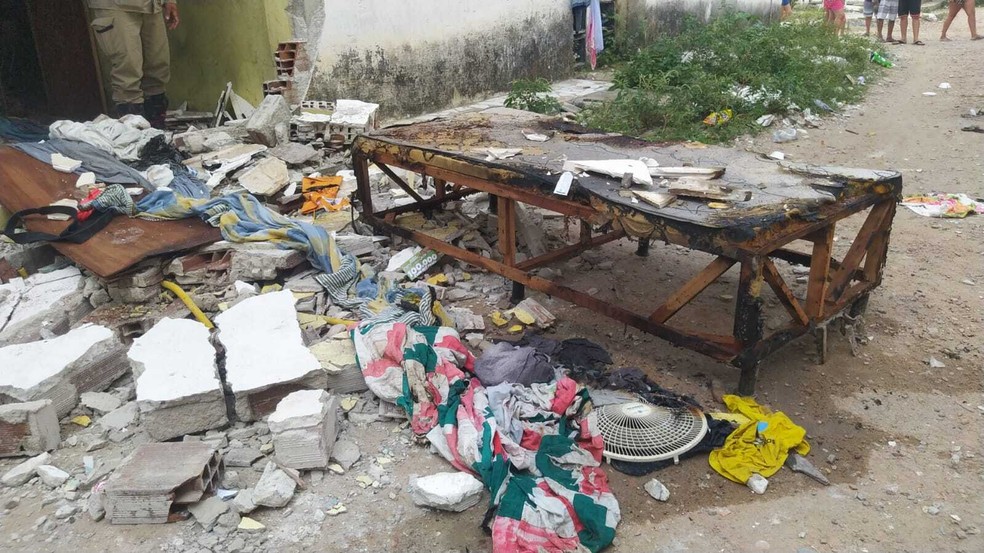 Explosão de botijão de gás em João Pessoa deixa homem ferido — Foto: Yanka Oliveira/TV Cabo Branco