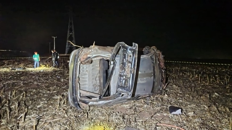 Motorista do veículo morreu no local — Foto: Corpo de Bombeiros
