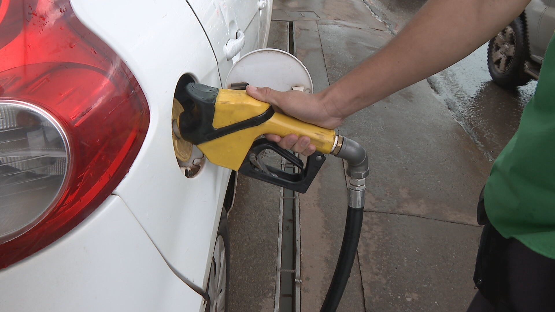 Preço médio da gasolina cai em São José dos Campos, mas aumenta em Taubaté, segundo a ANP