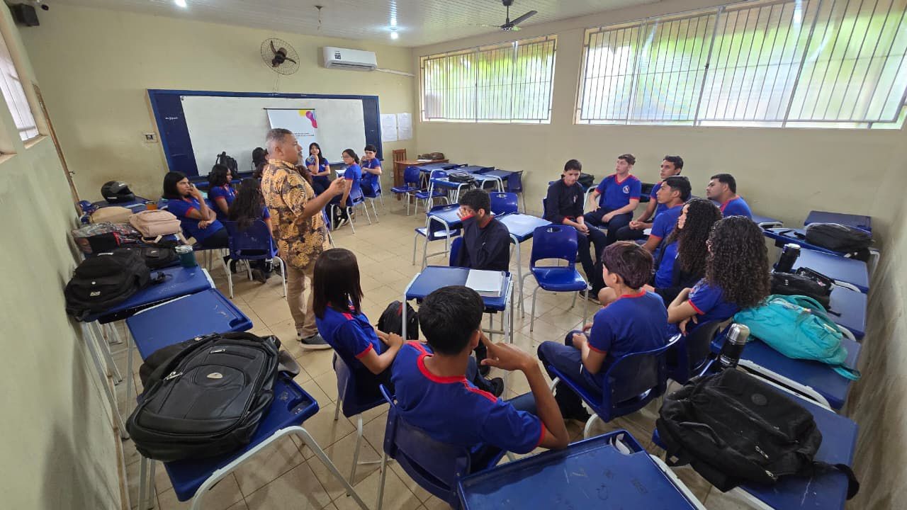 Seminário 'Cultura é Muita Onda' debate sobre economia criativa com estudantes em Santarém