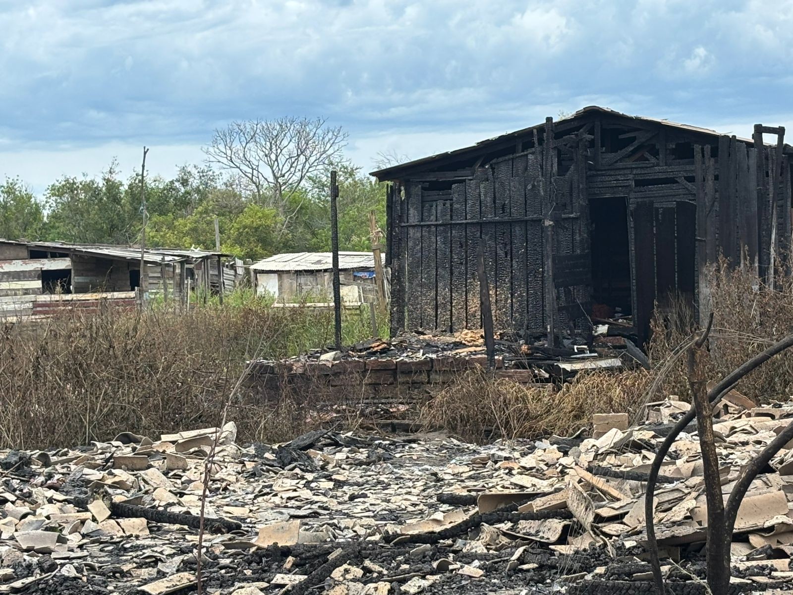 Vila onde incêndio destruiu casas também foi atingida por enchente de 2024 no RS