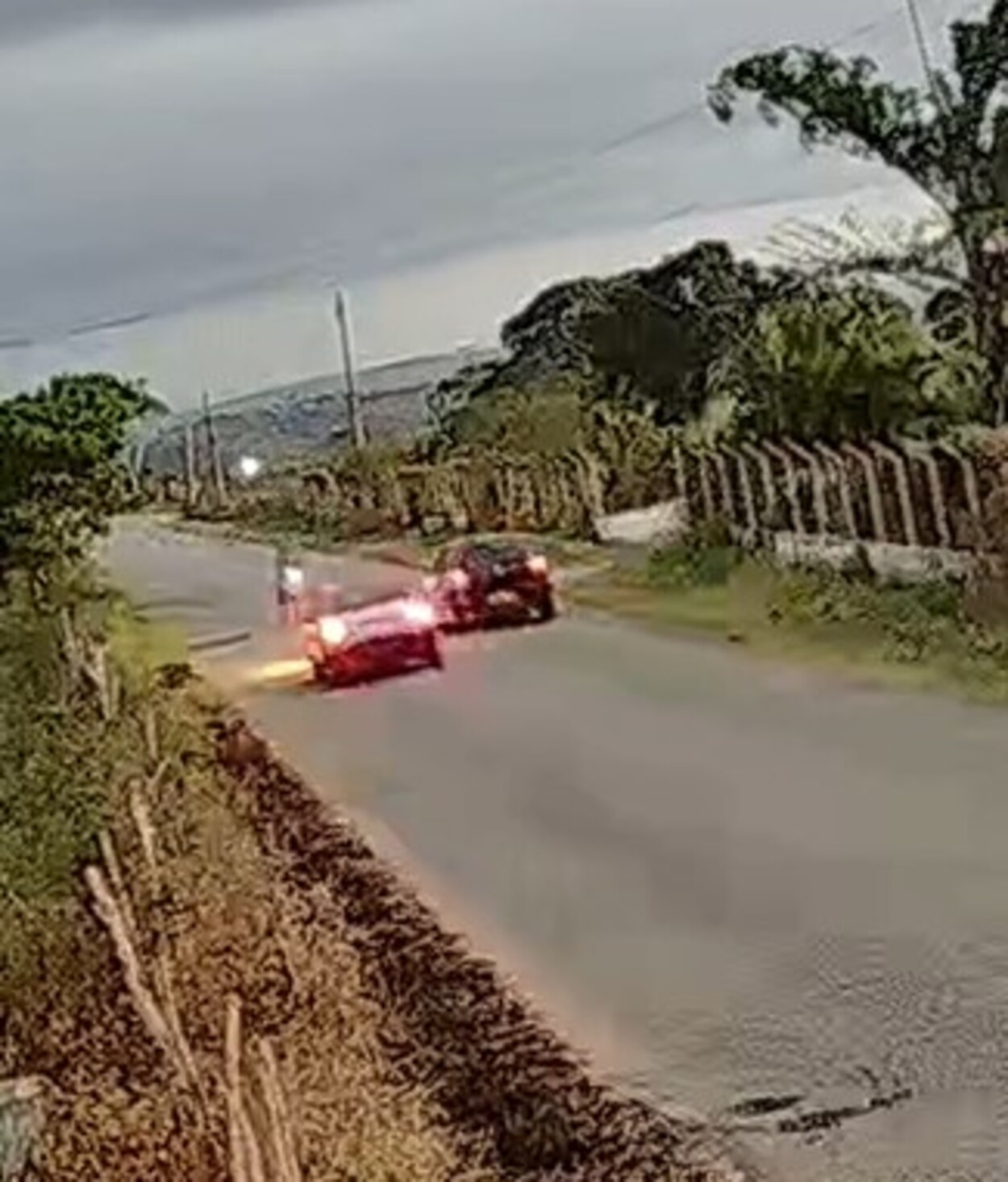 Mulher morre e criança fica ferida após colisão entre carro e moto, no Agreste da Paraíba; VÍDEO