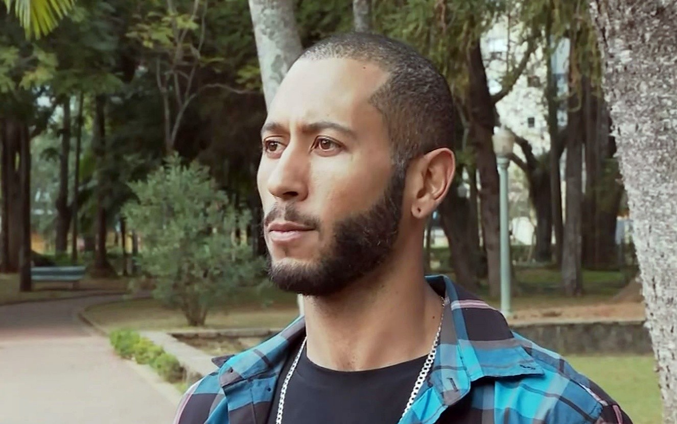 Polícia investiga médico suspeito de injúria racial contra namorado da ex, em Poços de Caldas, MG