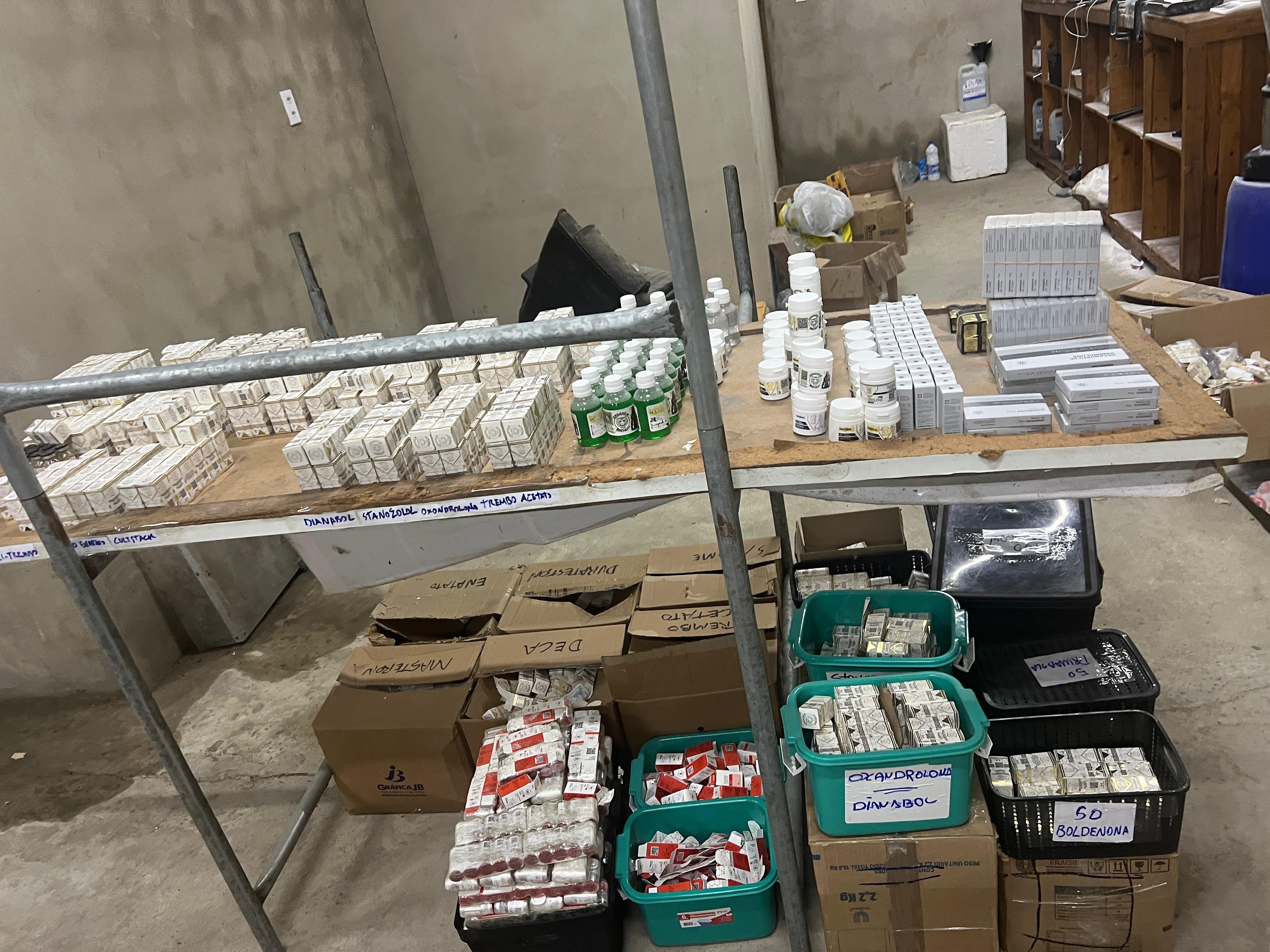PC-AL apreende anabolizantes e canetas emagrecedoras e desmonta venda de medicamentos falsificados 