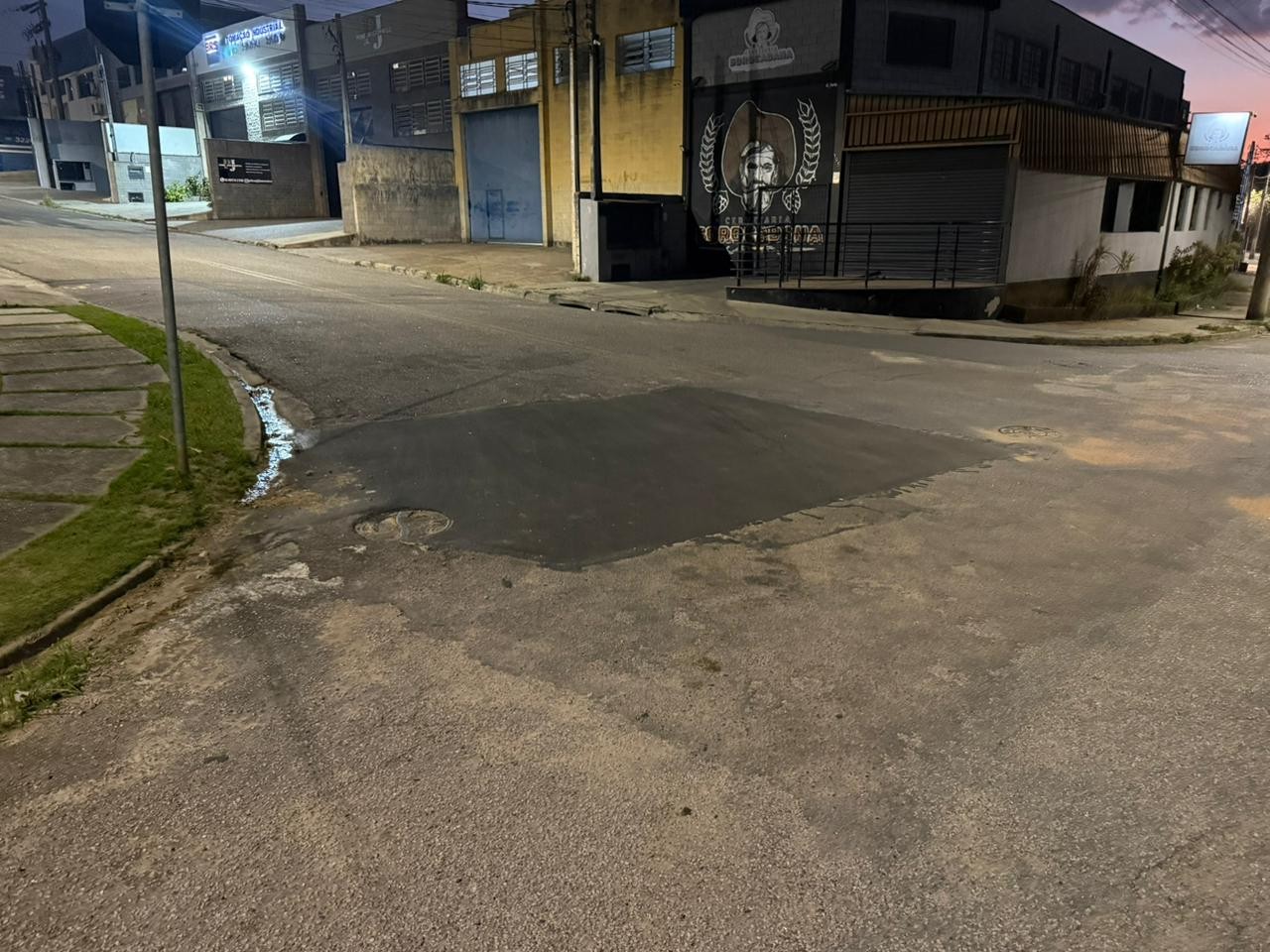 'Buraco fake' em Sorocaba: equipe de manutenção esperou 'prefeito tiktoker' gravar vídeo para fechar vala, diz morador