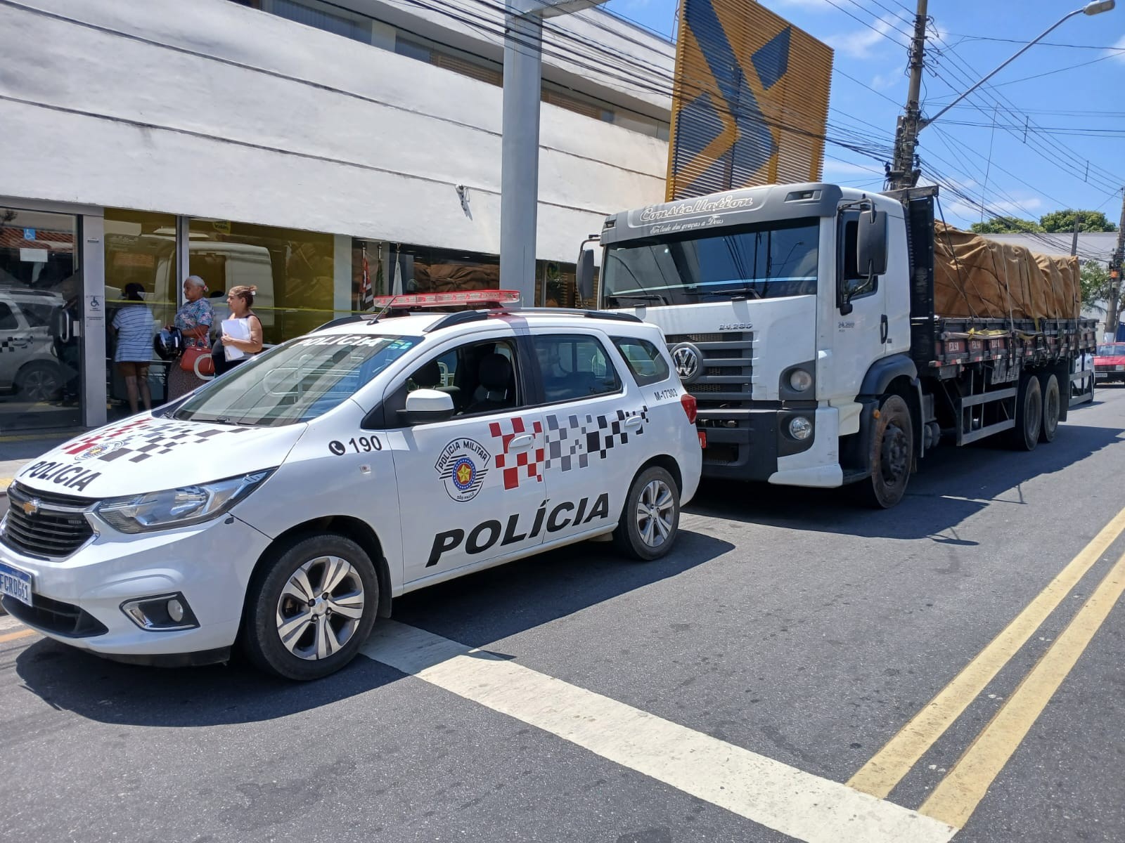 Polícia recupera caminhão furtado em Guararema