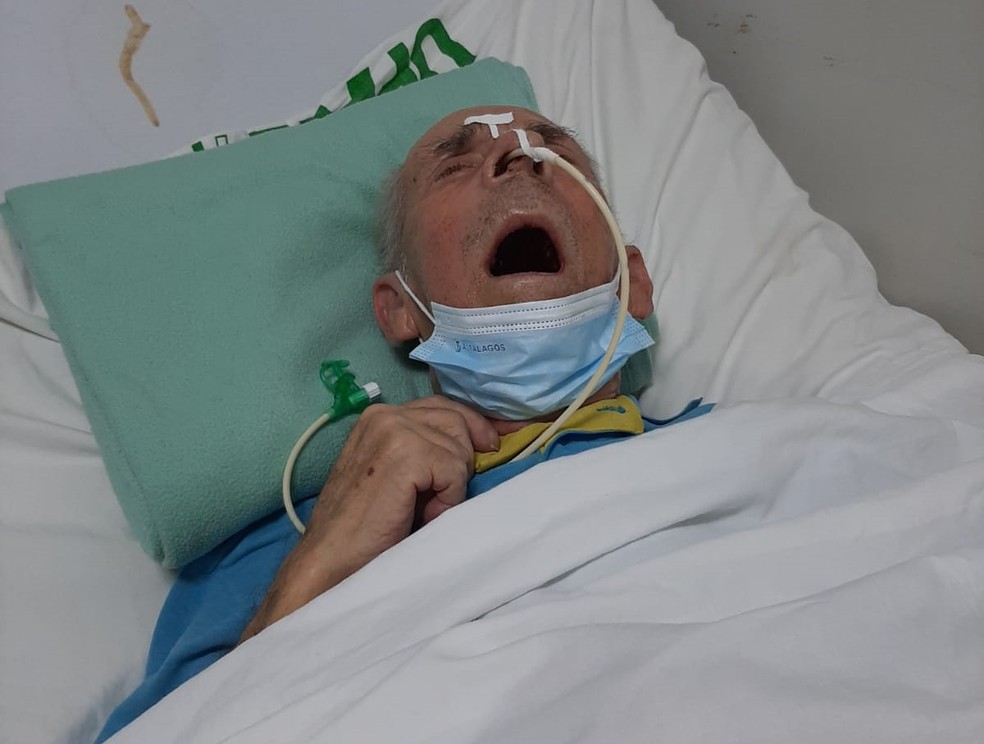 Milton José da Silva, de 69 anos, está internado em estado grave na UPA de Lagoa da Prata — Foto: Arquivo pessoal
