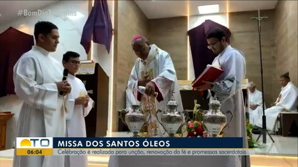 Missa do Santos Óleos é realizada para unção e renovação da fé