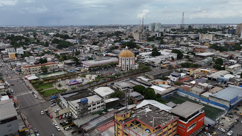 Avenida Tarumã é uma das principais vias do bairro. — Foto: Willian Duarte/Rede Amazônica