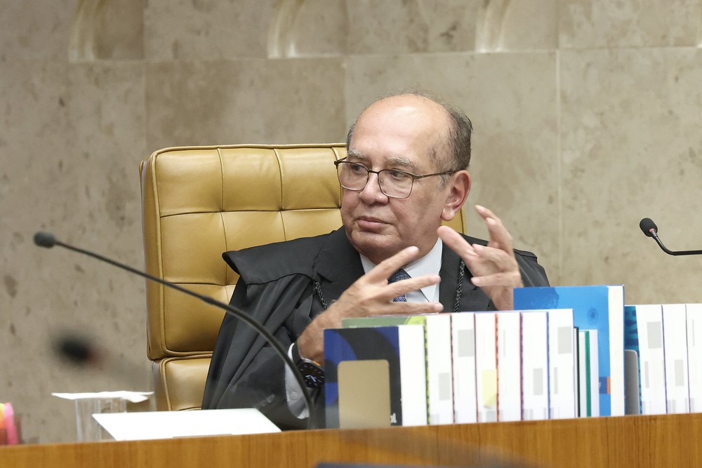 TSE mantém remoção de publicações que atribuem a Flávio Bolsonaro tentativa de retirar título de padroeira