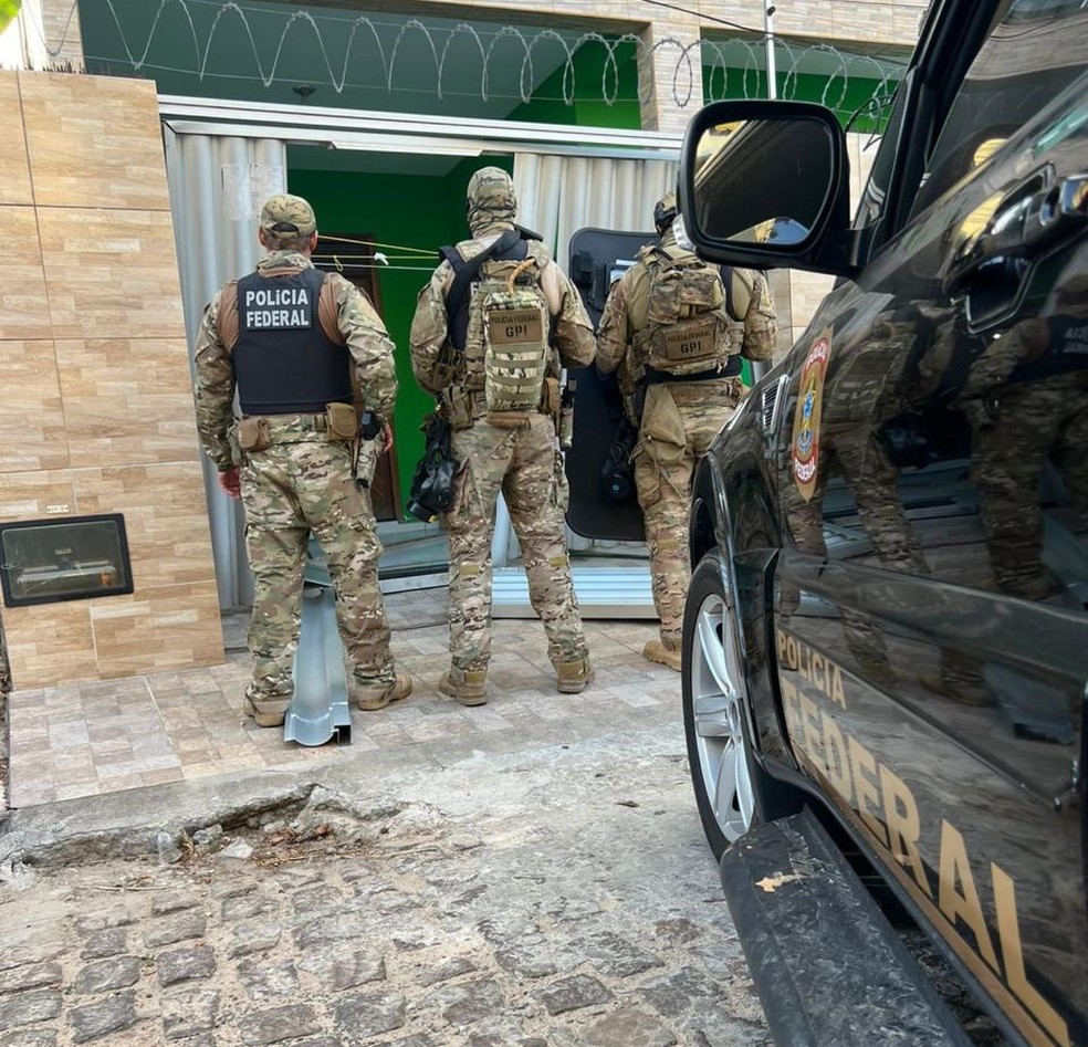 Operação da Ficco cumpre mandados contra suspeitos de tráfico de drogas em Natal — Foto: PF/Cedida