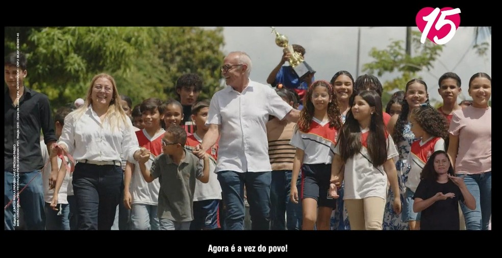Imagem de guia eleitoral de Cícero Lucena — Foto: Reprodução TV Cabo Branco.