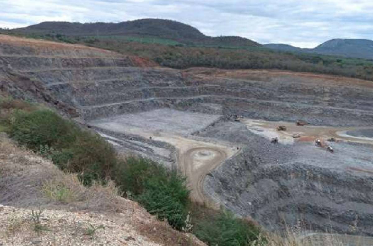 Justiça manda Sigma Mineração depositar R$ 50 milhões e suspender atividades noturnas após denúncias no Vale do Jequitinhonha