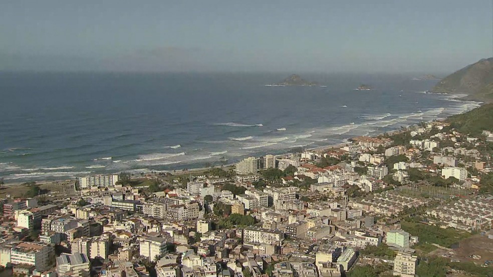 Recreio dos Bandeirantes tem prédios baixos à beira-mar — Foto: Reprodução/TV Globo