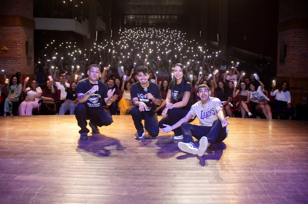 Willian Oliveira com outros artistas amazonenses — Foto: Divulgação