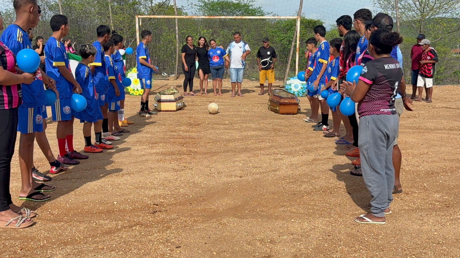 Estudantes morrem em acidente de moto quando voltavam da escola no interior do Ceará
