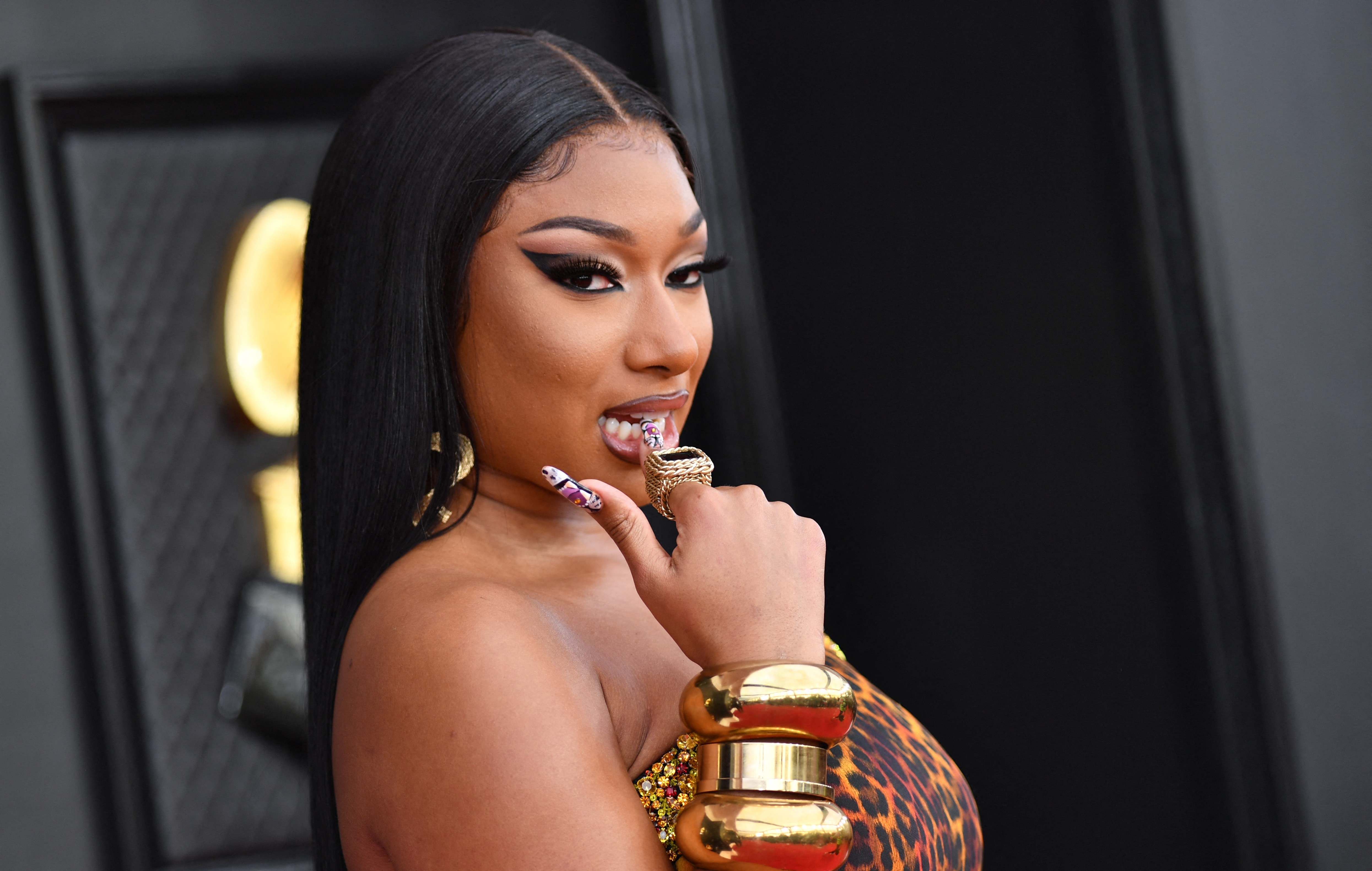 Megan Thee Stallion passa mal em Moulin Rouge na Broadway