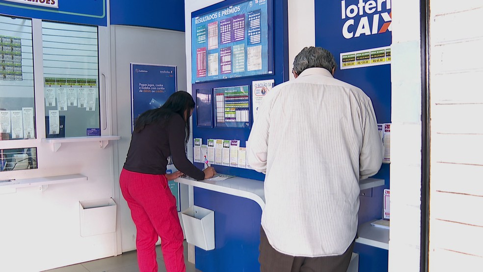 Aposta do Ceará ganha R$ 160 milhões na Mega-Sena especial de 30 anos da loteria — Foto: Tiago Aureliano/EPTV
