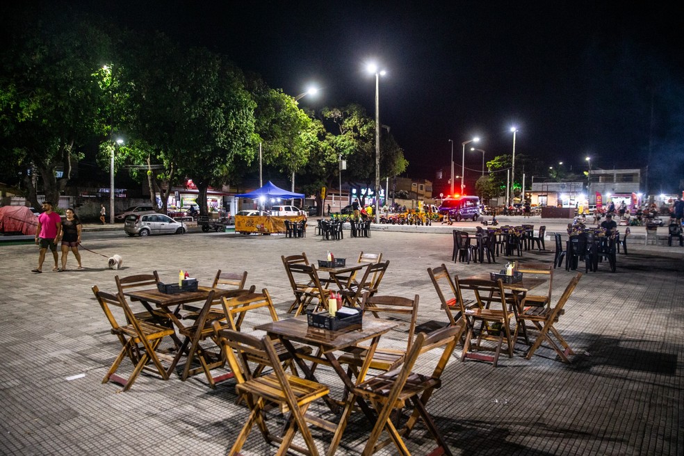 Especialistas apontam que o comércio planejado ajuda a ampliar o uso das praças, inclusive em horários de menor circulação. — Foto: Ismael Soares/SVM