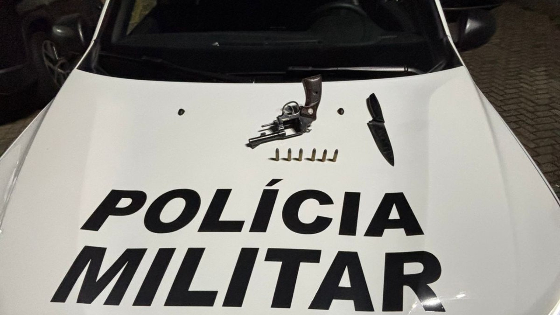 Homem é preso após ameaçar matar funcionário de bar que entregou troco de R$ 2 em moedas 