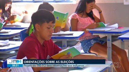 Aldeias recebem cartilhas em quatro idiomas indígenas com informações sobre as eleições