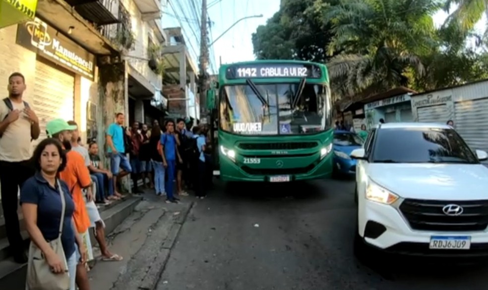 Bairro de Salvador registra tiroteios entre faces criminosas pelo terceiro dia seguido — Foto: Reproduo/TV Bahia