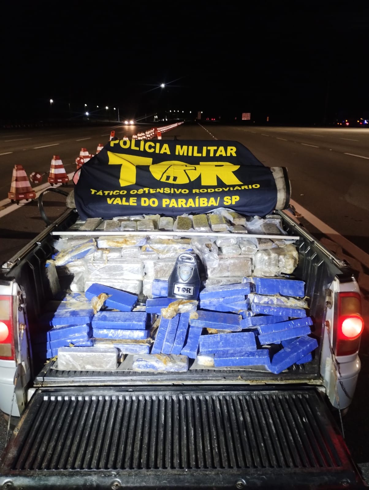 Polícia apreende quase 500 kg de maconha na Carvalho Pinto em São José dos Campos