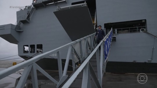 Sargento da Marinha se emociona ao desembarcar em cidade natal afetada por cheias no RS: 'Horror' - Programa: Fantástico 