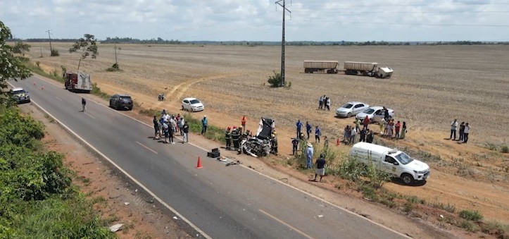 Vítimas de acidente entre carro e caminhão na BR-222 eram amigos e voltavam de evento no Pará