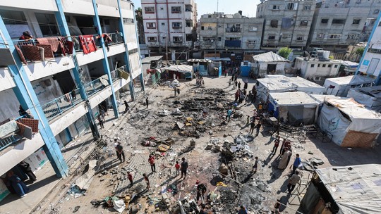 Ataques israelenses perto de centros de ajuda deixam 32 mortos em Gaza, diz Defesa Civil - Organização controlada pelo Hamas afirma que vítimas estavam nas imediações de pontos de distribuição de alimentos; Israel diz que fez disparos de advertência e investiga o caso.
