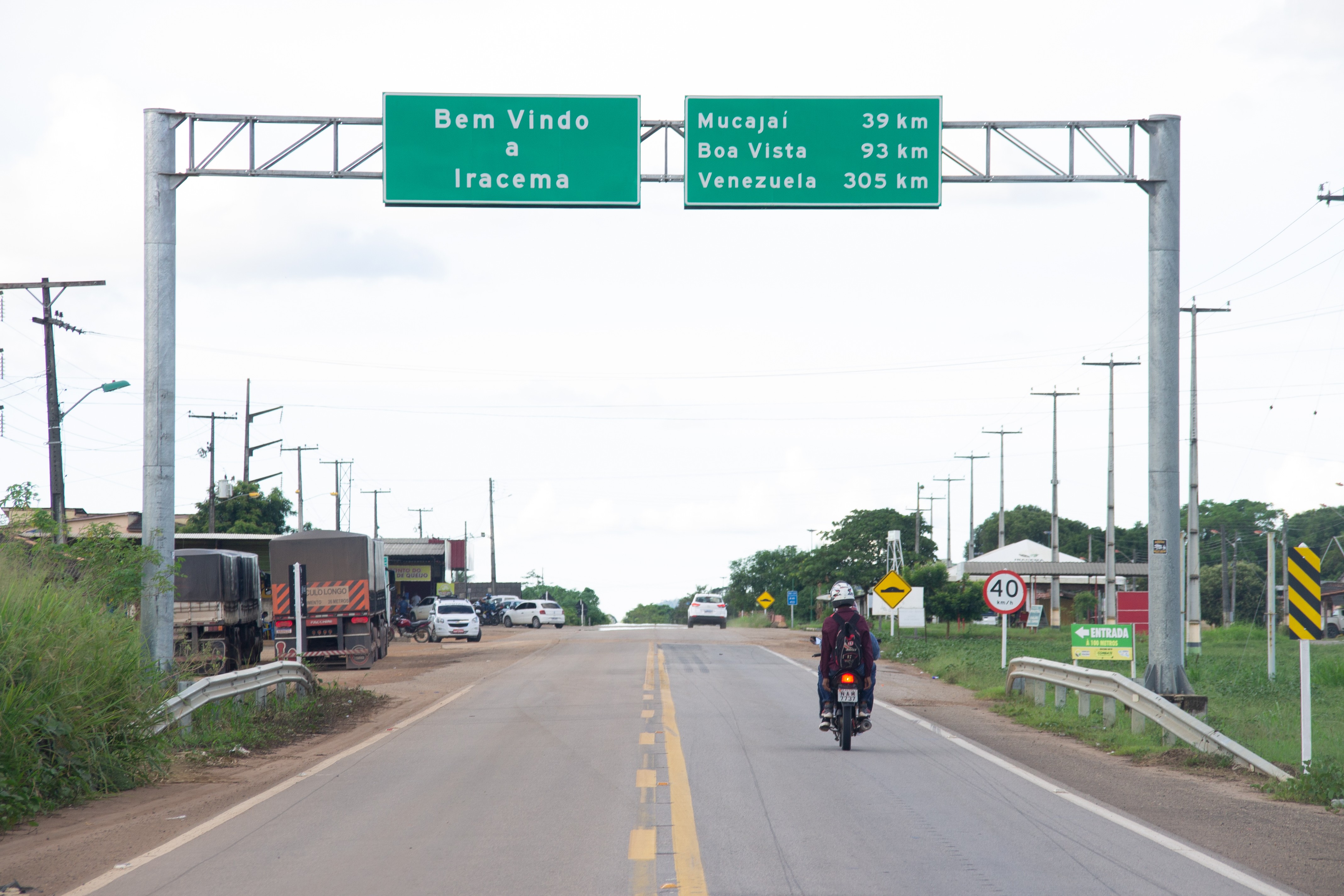 Jovem é esfaqueado no pescoço após ser acusado de integrar facção criminosa em Iracema