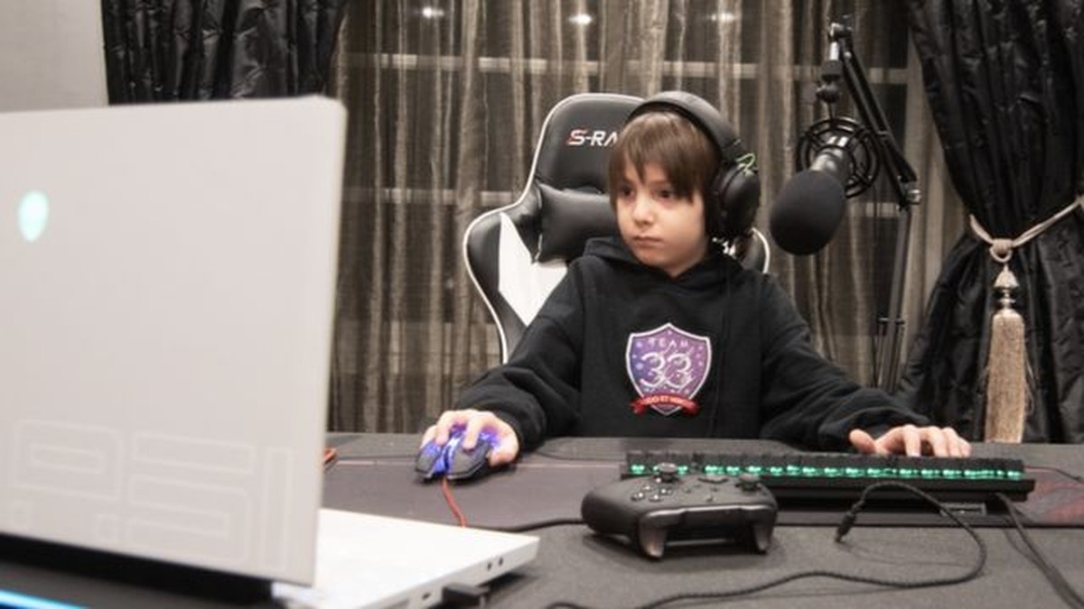 Menina de 6 anos se torna a desenvolvedora de jogos de videogame mais jovem  do mundo e entra para o Guinness