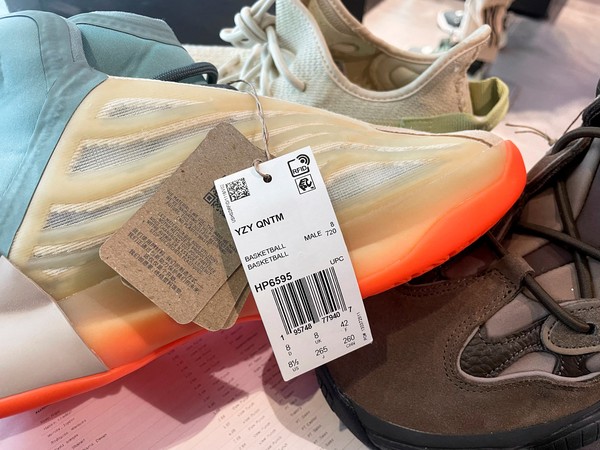 Lojas que store vendem yeezy
