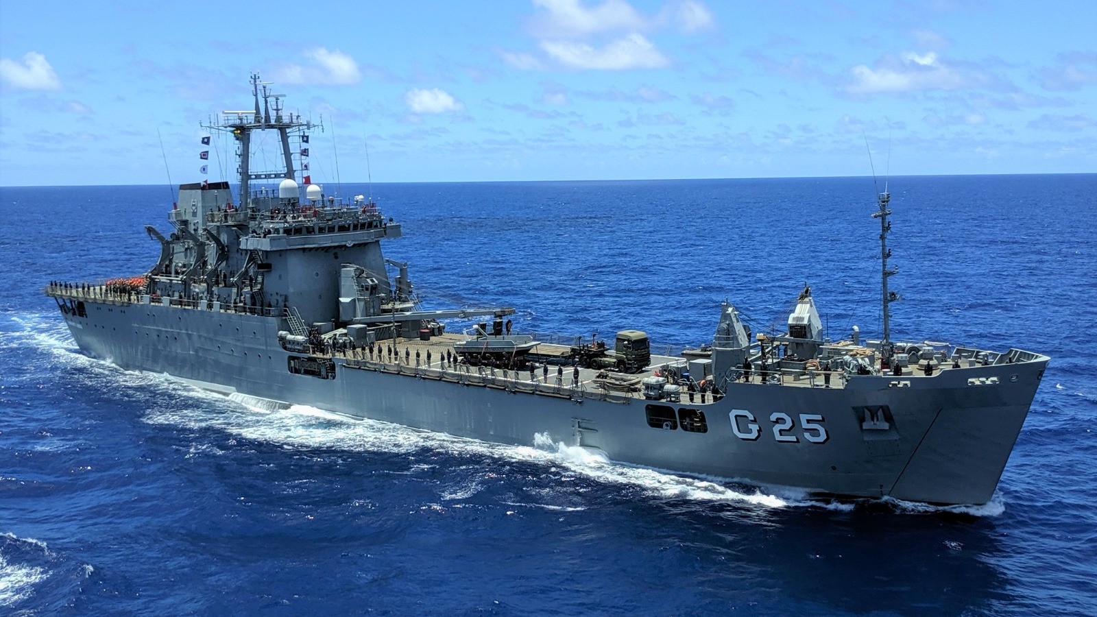 Navio da Marinha do Brasil usado em operações abre para visitação gratuita em Fortaleza