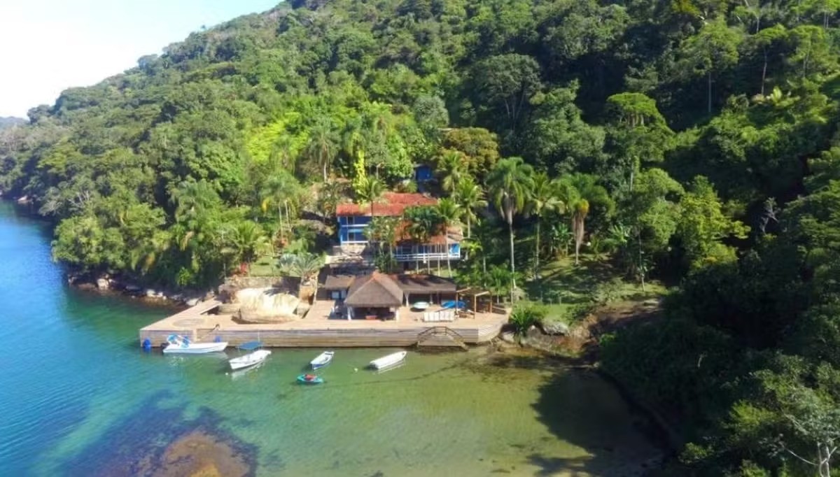 Advogado Willer Tomaz tem outras cinco casas em ilhas de Angra além da que disputou com Richarlison
