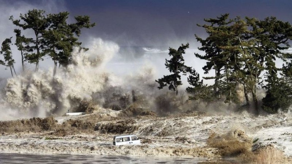 Em 2011, um forte terremoto causou um destrutivo tsunami no Japão — Foto: Getty Images via BBC