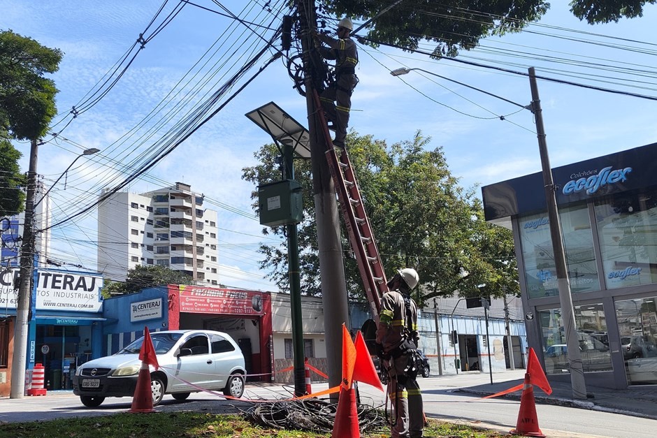Remoção de cabos continua em São José dos Campos