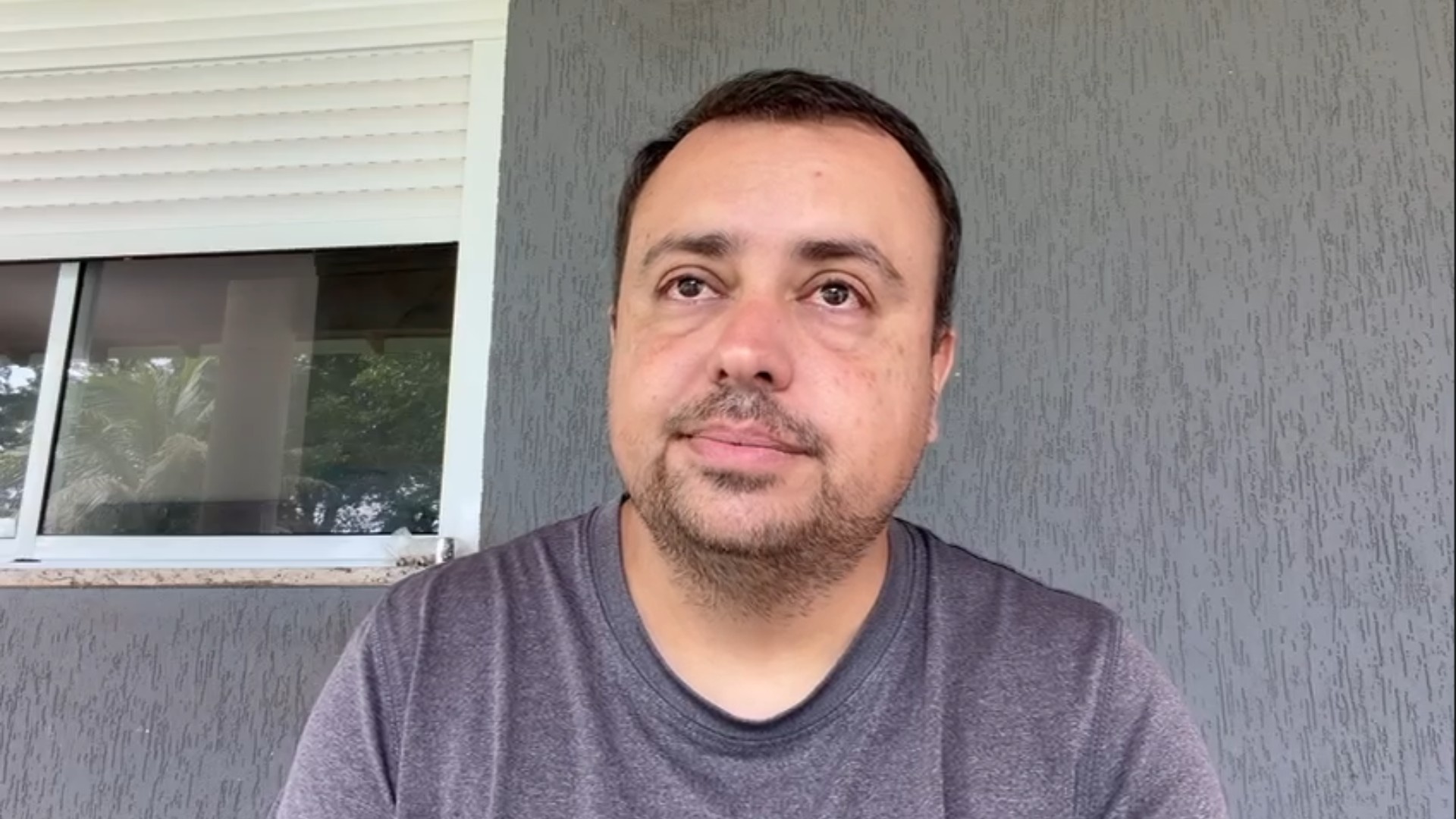 Pai de jovem morta com tiro na cabeça em emboscada pede justiça e fala sobre prisão de suspeitos: 'Não vai trazer minha filha de volta' 