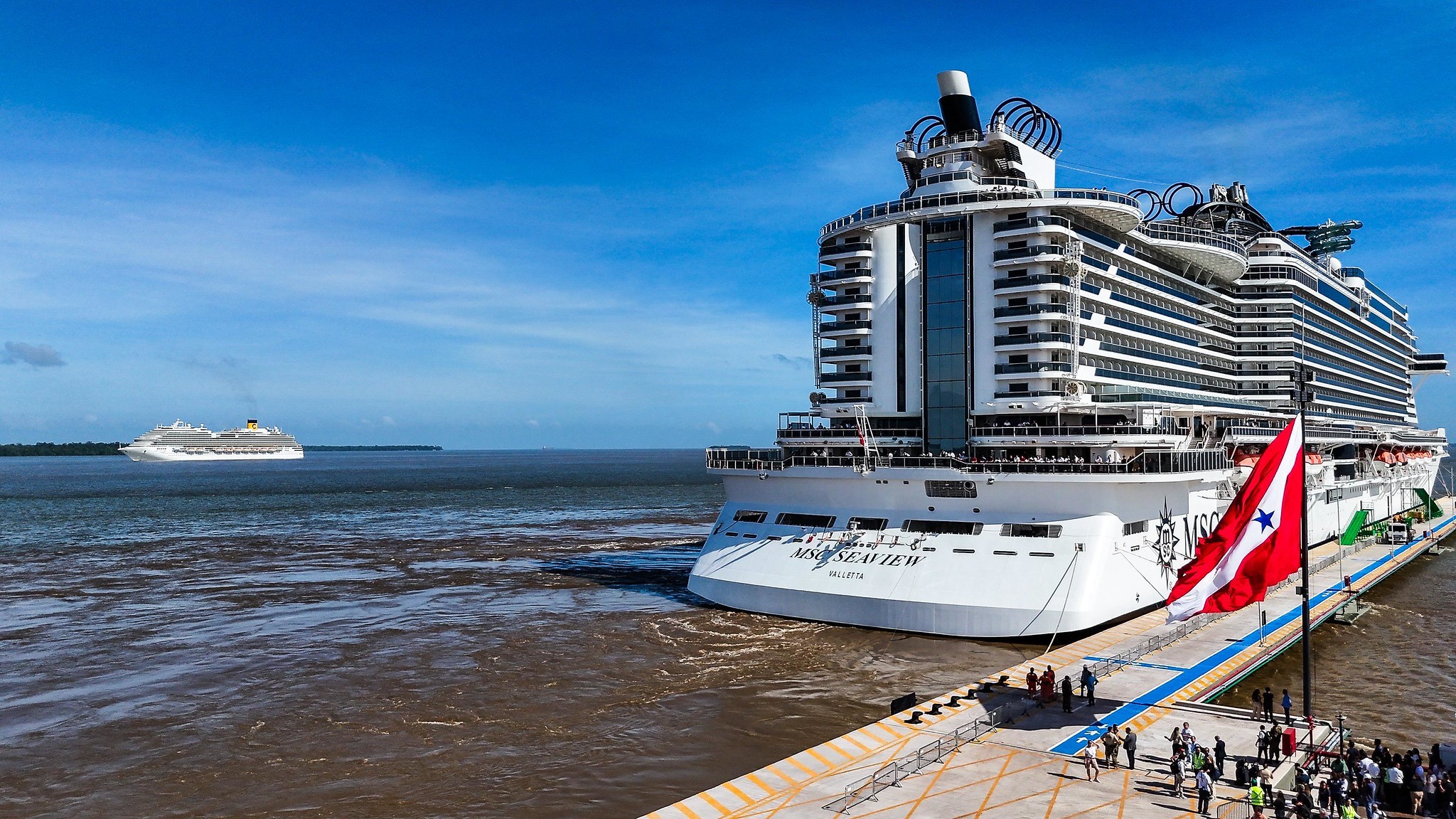 É #FAKE vídeo de navio pegando fogo na COP30, em Belém; trata-se de inteligência artificial