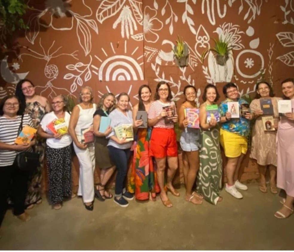O clube Ciranda de Livros nasceu com a proposta de compartilhar o amor pela literatura. — Foto: Arquivo pessoal