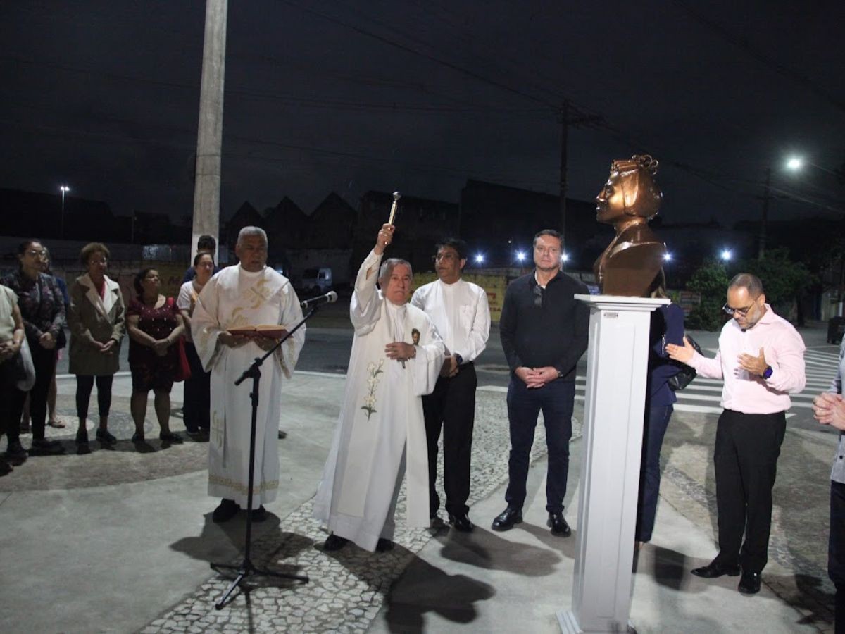 Santa Bakhita, símbolo do perdão e canonizada por milagre em Santos, é homenageada com busto e praça
