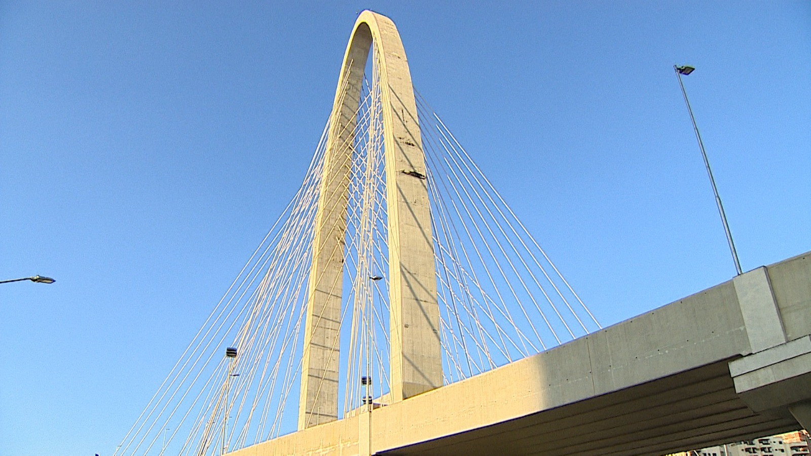 Justiça nega recurso da Prefeitura de São José em processo sobre indenização por obra da ponte estaiada