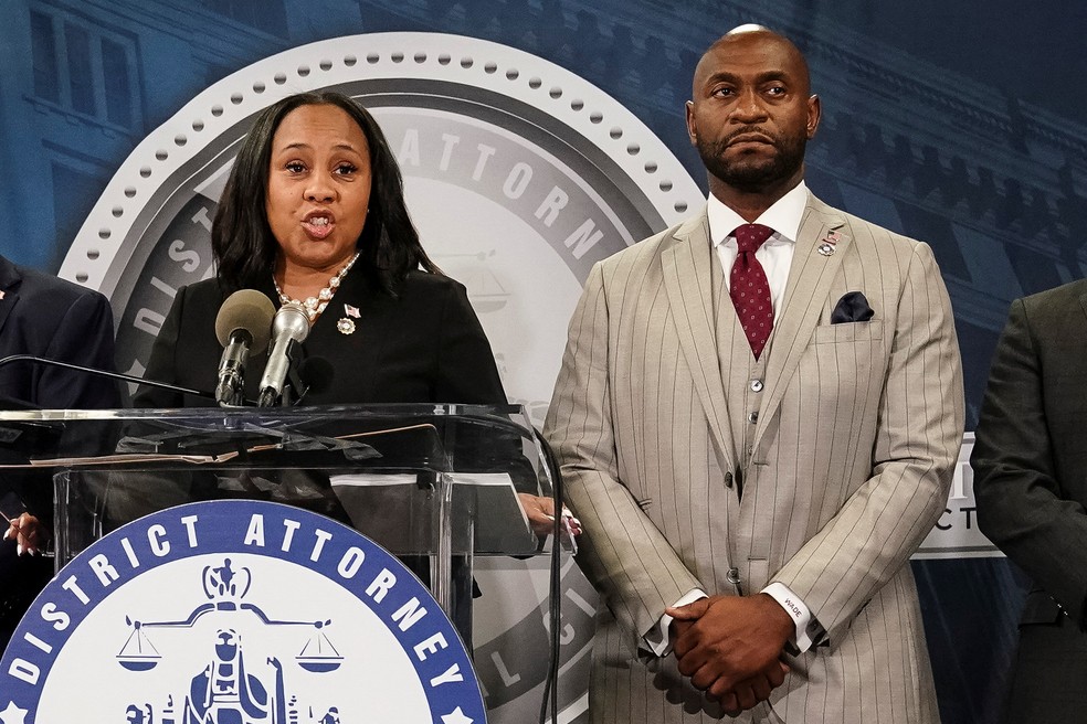 Fani Willis e Nathan Wade em 14 de agosto de 2023 — Foto: Elijah Nouvelage/Reuters