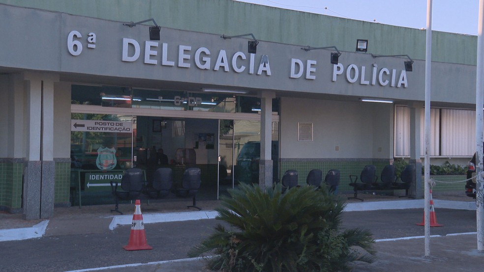 Fachada da 6ª Delegacia de Polícia, no Paranoá, no Distrito Federal — Foto: TV Globo/Reprodução 